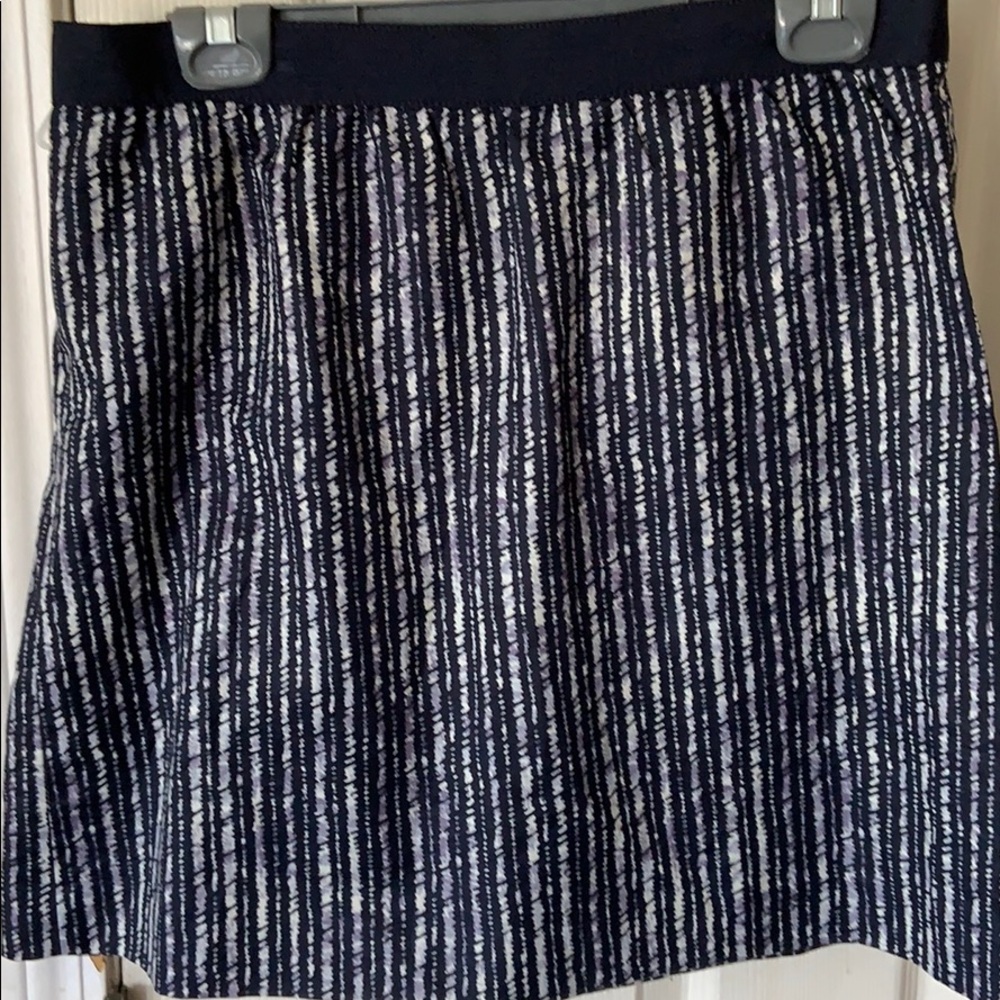 NWT Navy and Gray print skirt. Size 10
